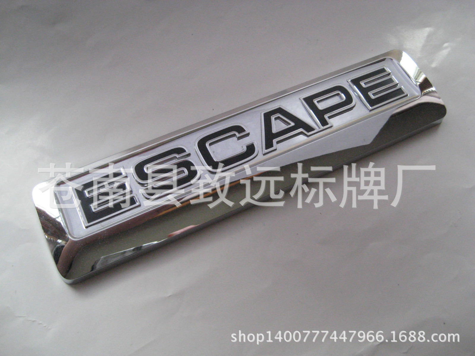 FORD  ESCAPE  LIFTGATE NAMEPLA