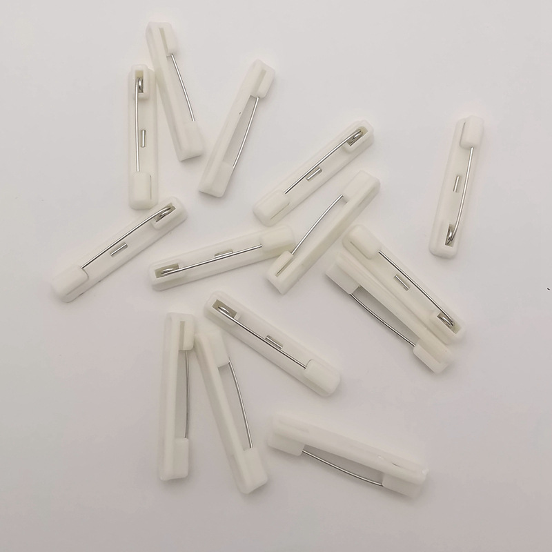 白色塑料别针15.jpg