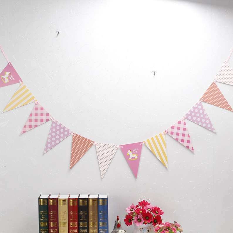 粉色木马三角旗